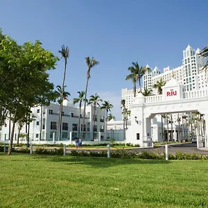 Riu Emerald Bay Отель